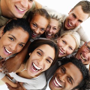 personnes souriantes