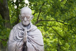 Les 6 pensées de Gandhi pour un monde meilleur