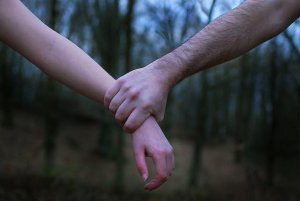 Comment savoir s'il s'intéresse à vous?