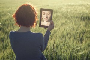 Le besoin de plaire nous éloigne de notre essence