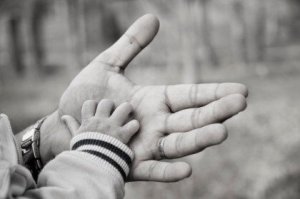 Comment les hommes changent-ils lorsqu'ils deviennent pères ?