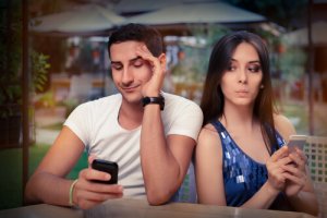 Comment gérer la jalousie dans les relations libres ?