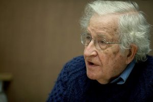 13 citations du grand penseur Noam Chomsky