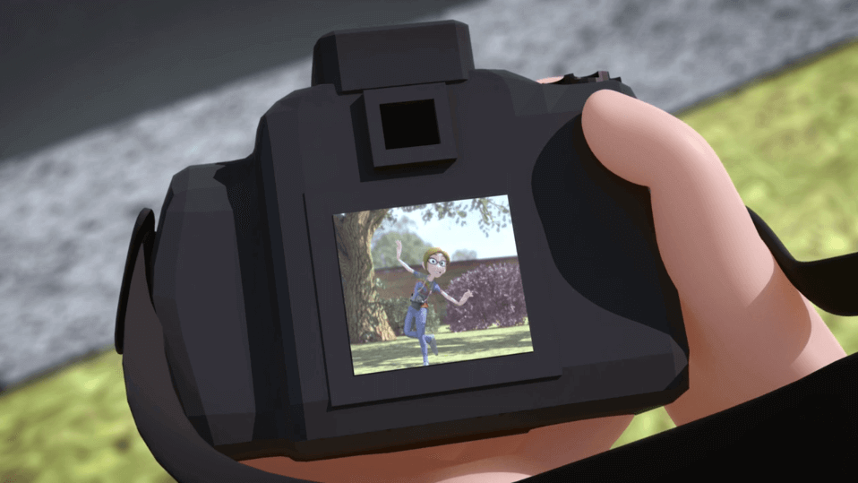 Hombre-mirando-foto-de-su-chica