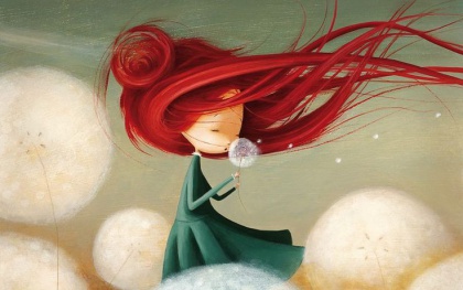 femme avec les cheveux rouges qui volent