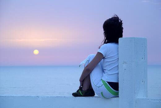 femme-coucher-du-soleil