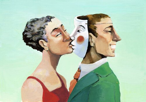 mujer-besando-careta-hombre1