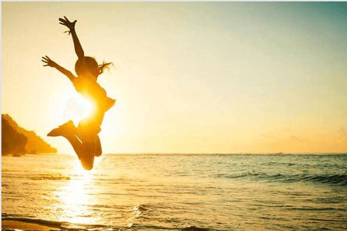 Chica-disfrutando-amanecer