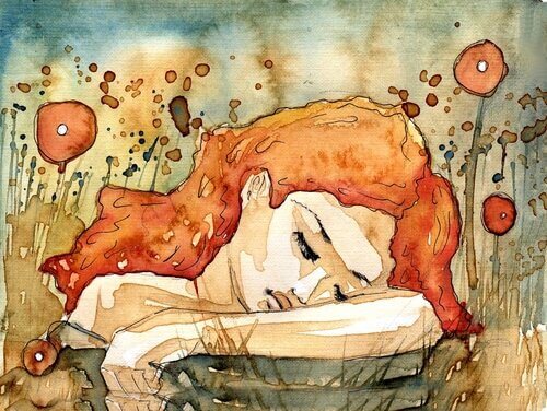 Femme-triste-blottie-dans-ses-bras