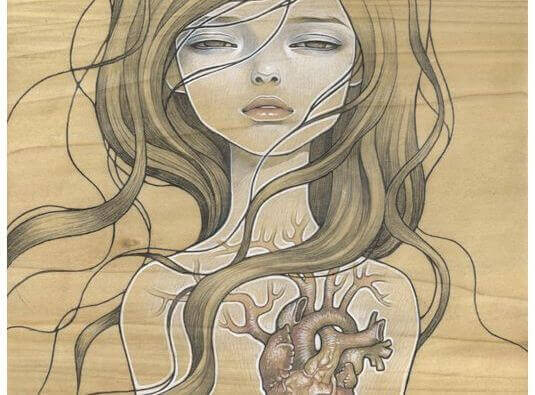 Femme-avec-coeur