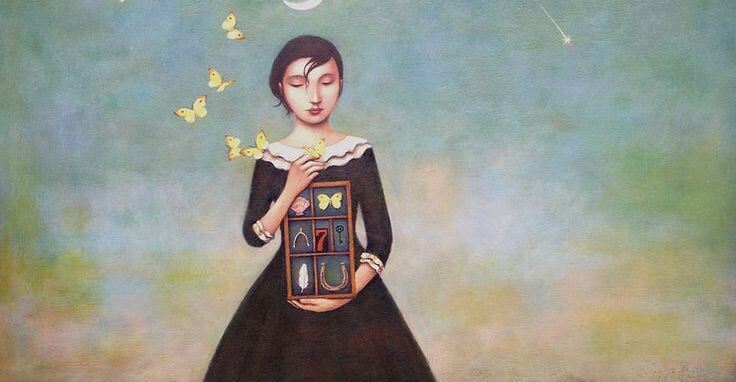 Femme-avec-un-jeu-dans-les-mains-se-rappelant-les-moqueries