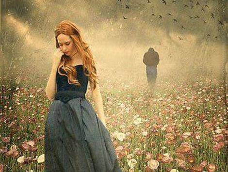 Femme-s'eloignant-de-son-conjoint