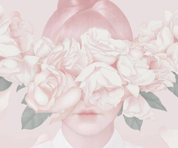 femme avec des fleurs sur le visage