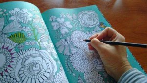 Faire du coloriage lorsqu'on est stressé : une nouvelle façon de se relaxer