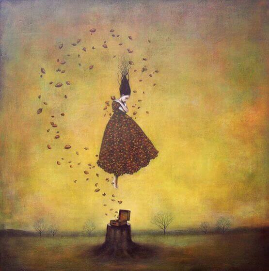 femme entouree de feuilles