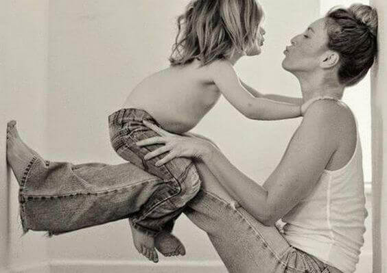 mere avec son fils