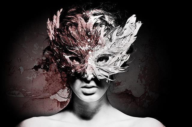 Femme-avec-masque
