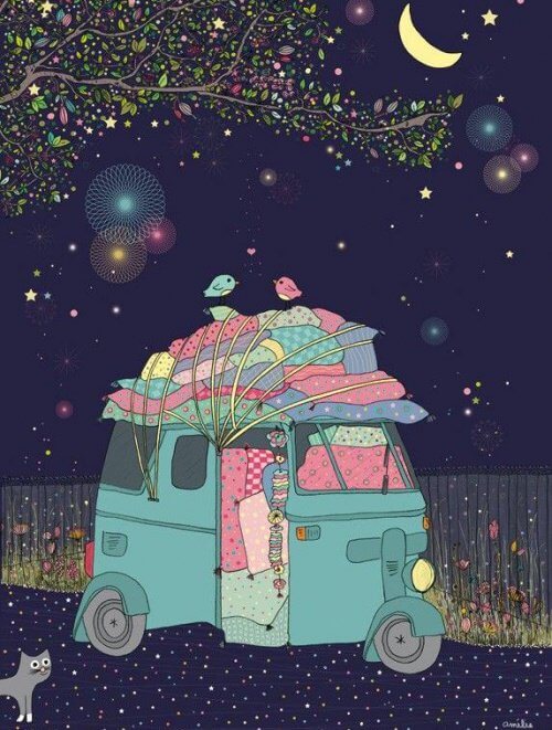 caravane-coloree-la-nuit-faire-ce-que-l'on-aime-500x661