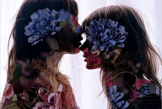 Filles-soulagement-fleurs