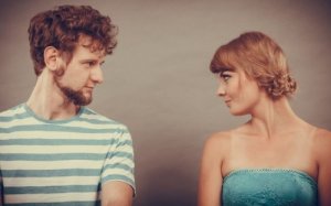 Celui qui sourit est toujours plus fort que celui qui s'emporte