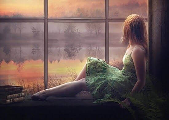 Mujer-mirando-ventana
