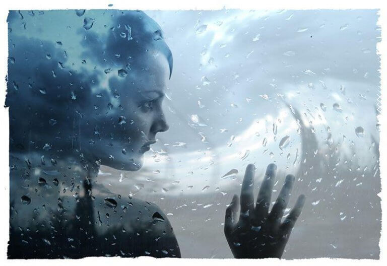 mujer-pensando-decisiones-768x528