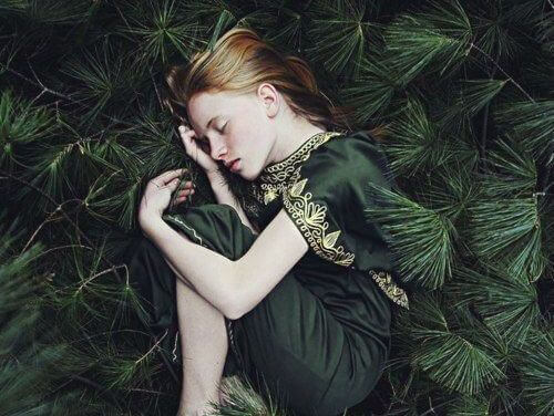niña-entre-naturaleza