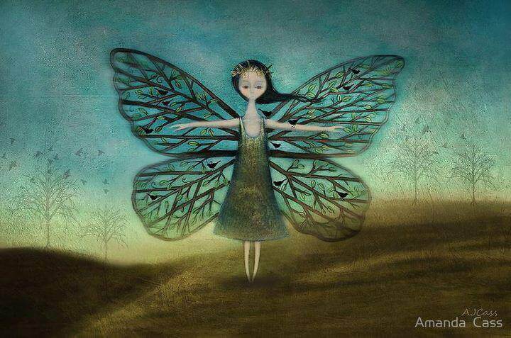 Femme-avec-des-ailes-de-papillon