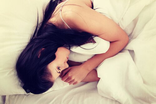 Femme-insomnie-lit