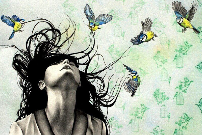 Femme-oiseaux-dans-les-cheveux