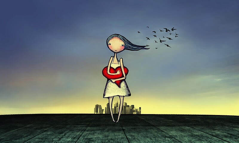 Fille-coeur-dans-ses-bras