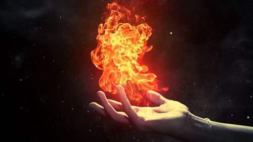 Main-et-feu-e1456509255259