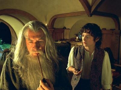 gandalf-entrega-el-anillo-a-frodo