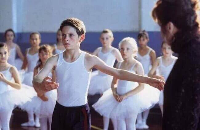 Billy-Elliot-bailando-ballet