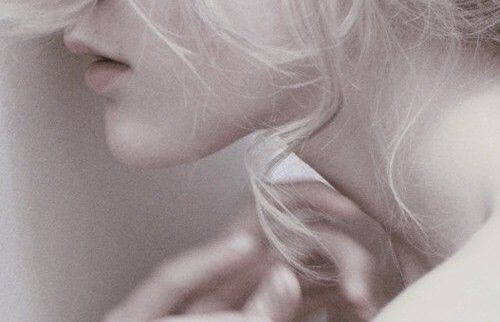 Femme-blonde