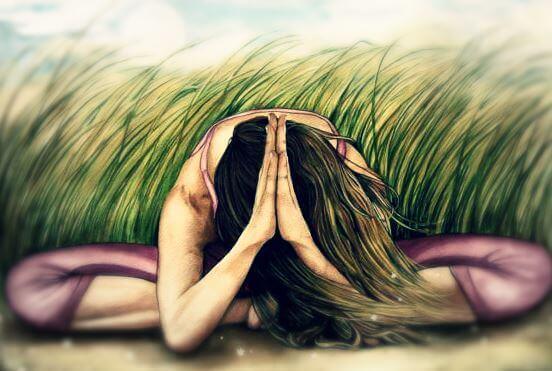 mujer-meditando-agachada