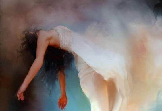 femme-robe-blanche-flottant