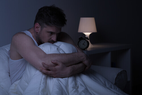 hombre-sufriendo-en-silencio