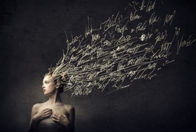 mujer-con-pensamiento