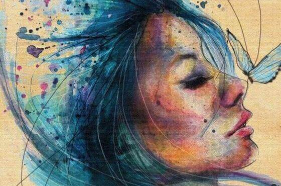 mujer-con-cabello-azul