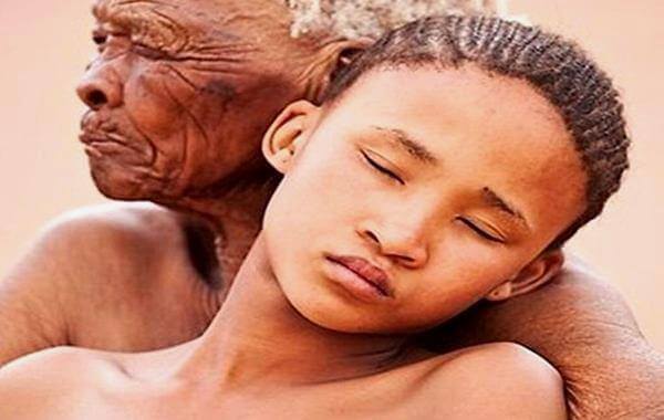 femme-calin-petit-enfant