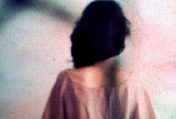 mujer-de-espaldas