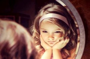 Les petits adultes, ces enfants qui savent ce que les adultes ignorent