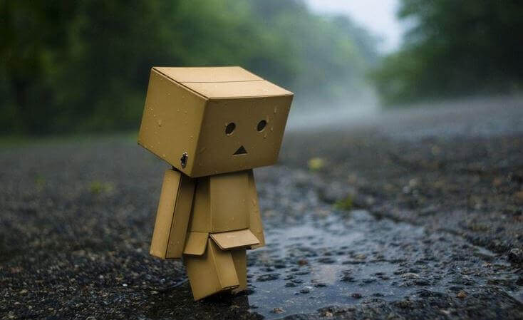 pantin-en-carton-triste
