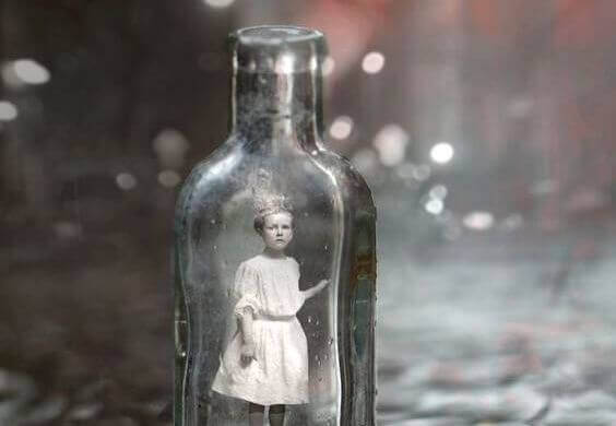 nina-en-botella