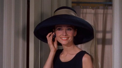 audrey-hepburn-tiffanys-768x432