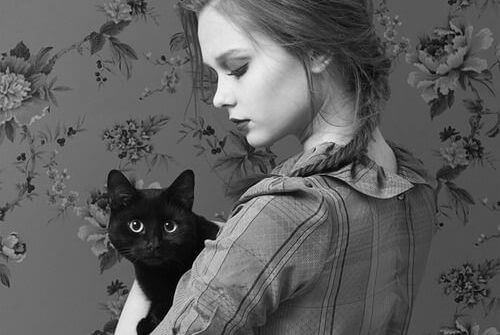 fille-chat-noir