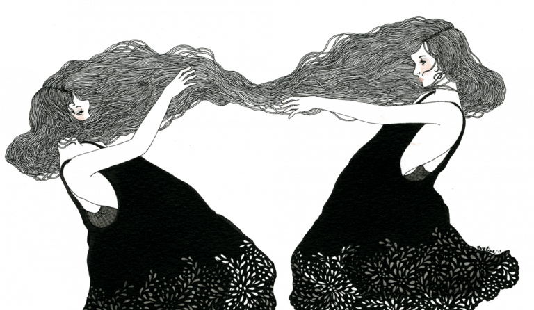 chicas-cogidas-de-la-mano-768x446