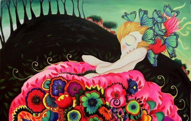 mujer-con-flores