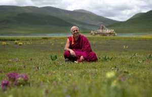 Penser uniquement à soi rend-il misérable ?